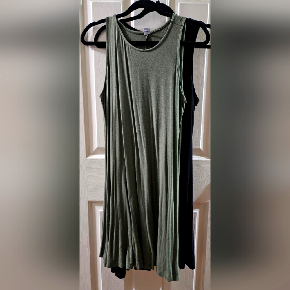 Sleeveless dress